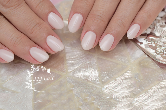 CreamWhite.jpg - 白。white