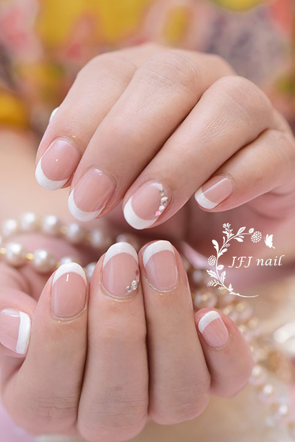 FreshFrench1.jpg - 唯美法式 French Nail