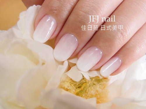 純白光療漸層.jpg - nail